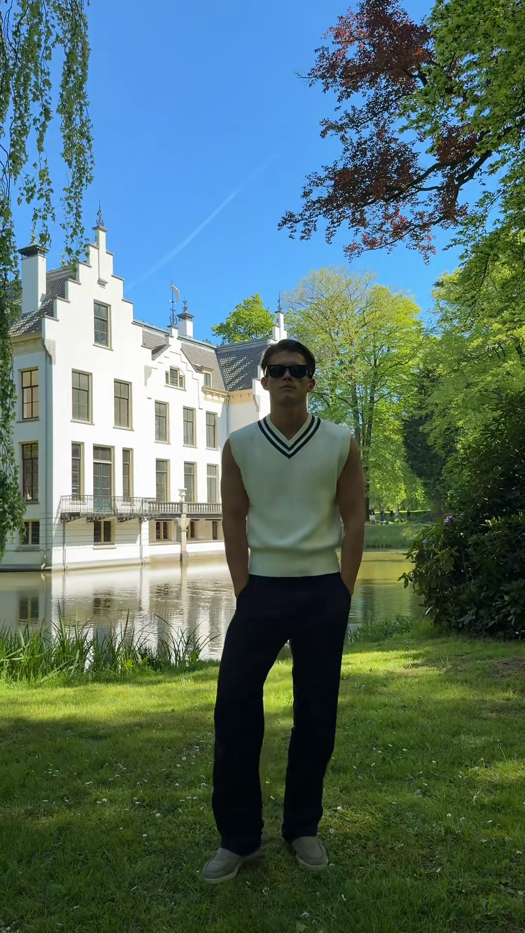 White V - Neck Sleeveless Knit Vest