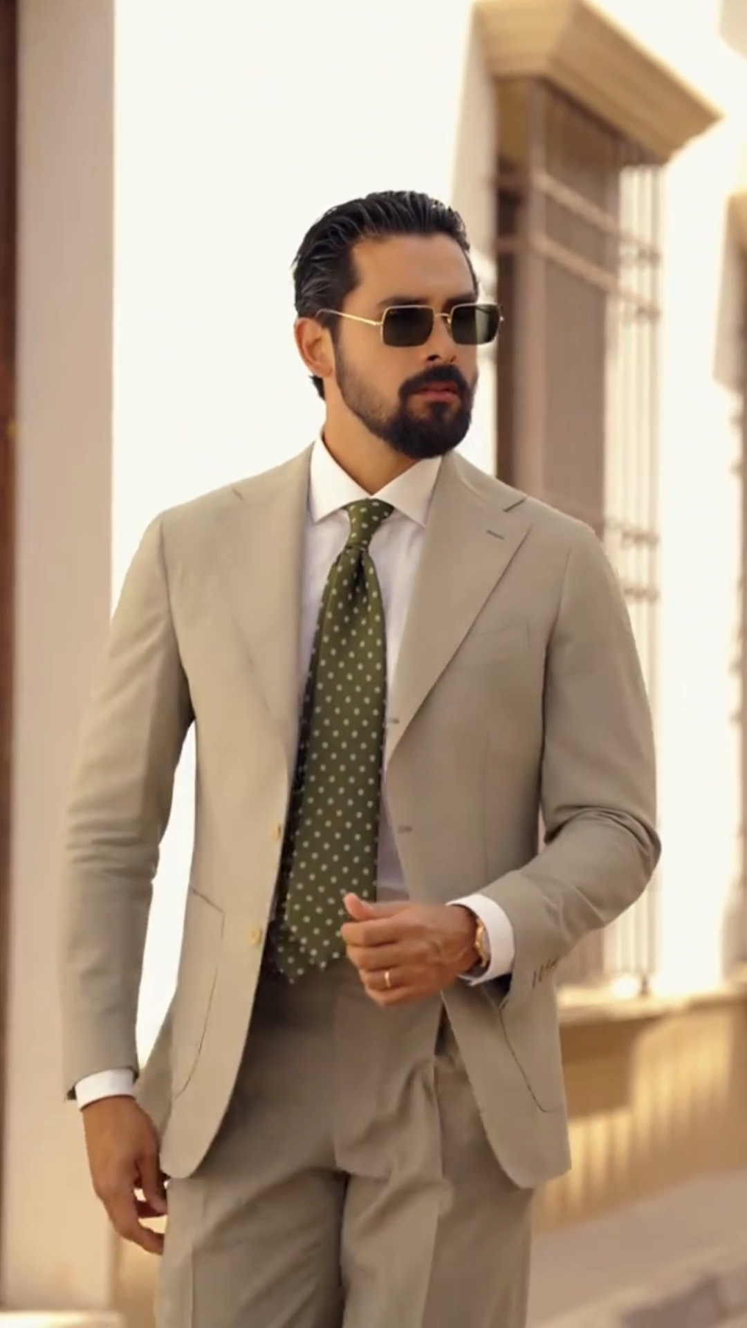 Light Tan Single - Breasted Suit